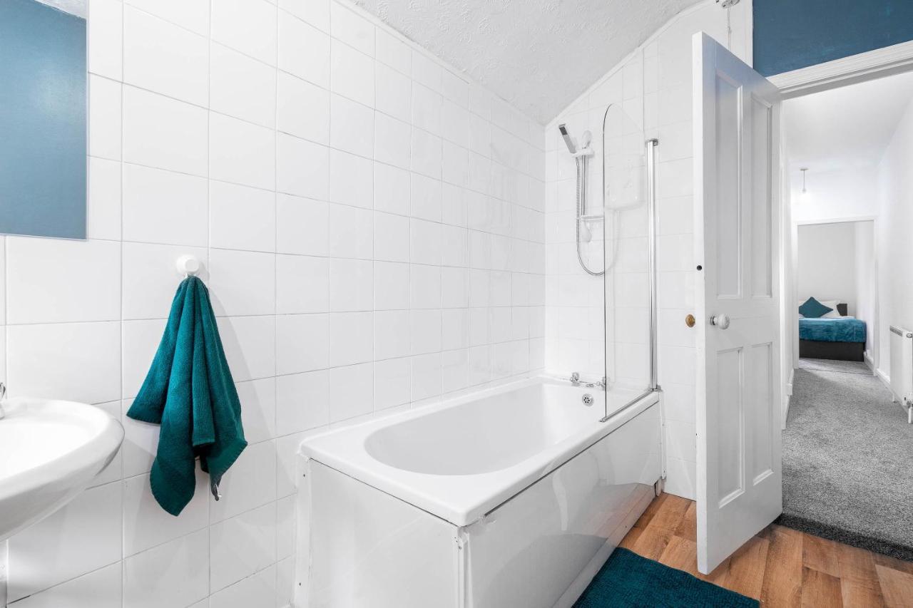 2 Bed House/Edgbaston/Families/Contractors/Parking Villa Birmingham Kültér fotó